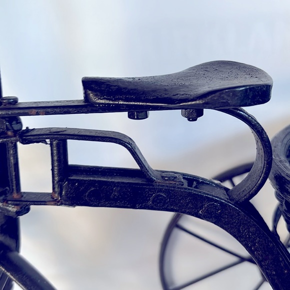 Vintage Black Metal & Wood Tricycle Bicycle Wicker Basket Metal Tricycle Planter - Picture 7 of 15